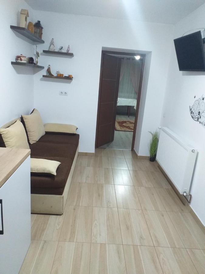 Fully Furnished Studio Сигіт Екстер'єр фото
